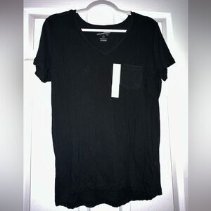 Women’s black short sleeve top